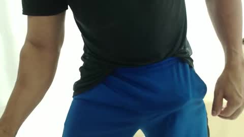 Snapshot of cashmastermuscle77 chatting on May 6, 10:31 am cashmastermuscle77 online show from May 6, 10:31 am