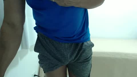 Snapshot of cashmastermuscle77 chatting on May 19, 1:56 am cashmastermuscle77 online show from May 19, 1:56 am