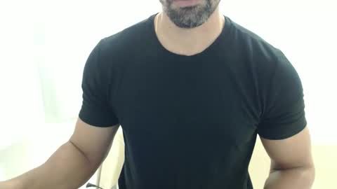 Snapshot of cashmastermuscle77 chatting on May 25, 10:21 am cashmastermuscle77 online show from May 25, 10:21 am