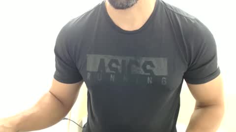 Snapshot of cashmastermuscle77 chatting on May 31, 12:56 pm cashmastermuscle77 online show from May 31, 12:56 pm