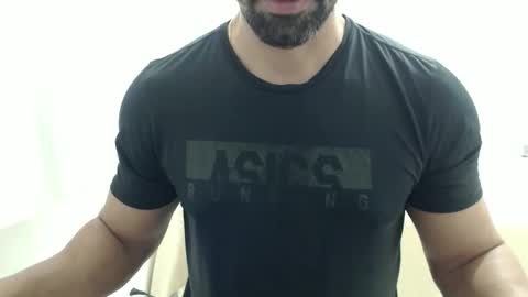 Snapshot of cashmastermuscle77 chatting on June 2, 10:17 am cashmastermuscle77 online show from June 2, 10:17 am