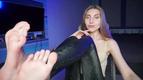 Seductress Cassia  FINDOM AND SADISM  NO NUDE online show from November 16, 4:12 pm