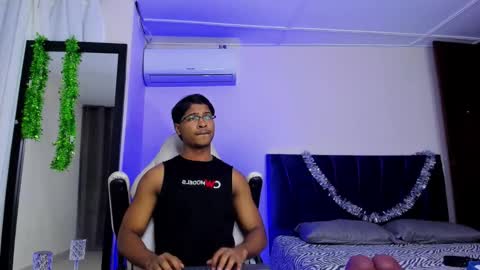 Snapshot of cassian_gold chatting on December 21, 5:25 am CASSIAN GOLD online show from December 21, 5:25 am