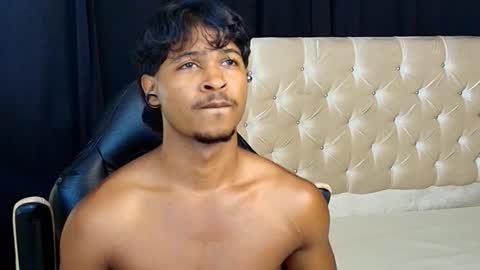 Snapshot of cassian_gold chatting on March 3, 3:01 am CASSIAN GOLD online show from March 3, 3:01 am