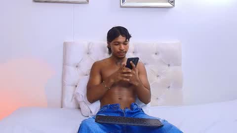 Snapshot of cassian_gold chatting on May 5, 4:48 pm CASSIAN GOLD online show from May 5, 4:48 pm