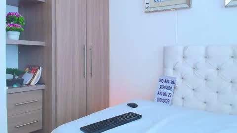 Snapshot of cassian_gold chatting on May 24, 5:40 pm CASSIAN GOLD online show from May 24, 5:40 pm