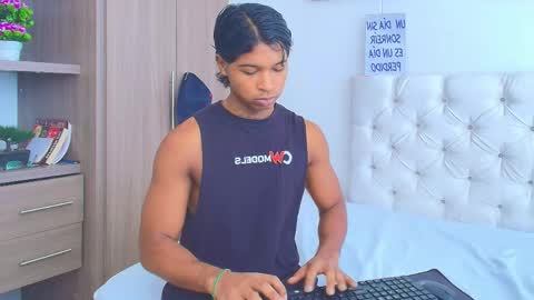 Snapshot of cassian_gold chatting on May 25, 3:18 pm CASSIAN GOLD online show from May 25, 3:18 pm