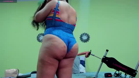 Snapshot of cassie_ibarra_ chatting on April 16, 7:03 pm Cassie online show from April 16, 7:03 pm