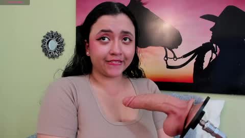 Snapshot of cassie_ibarra_ chatting on April 28, 7:19 pm Cassie online show from April 28, 7:19 pm