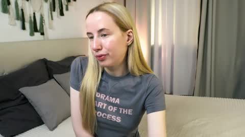 Snapshot of cassie_kelman chatting on April 26, 9:12 pm Cassie online show from April 26, 9:12 pm