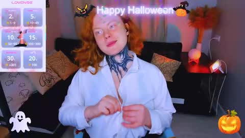 Cassie online show from November 2, 8:33 pm