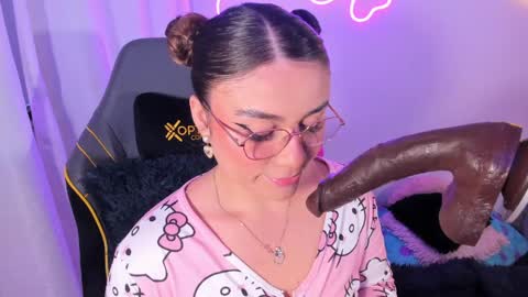 Snapshot of cassiebigass_ chatting on May 21, 10:39 pm Bela igzaii9r online show from May 21, 10:39 pm