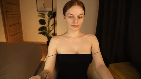 Snapshot of cassiekelly chatting on February 25, 7:56 pm Cassie online show from February 25, 7:56 pm