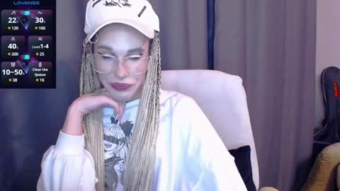 Cassie online show from December 13, 6:27 pm