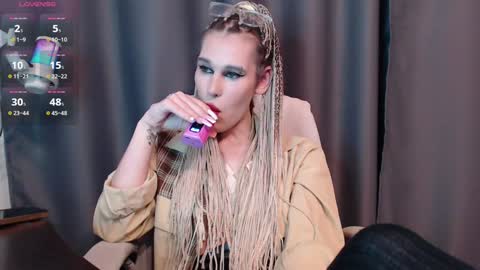 Cassie online show from December 16, 3:43 pm