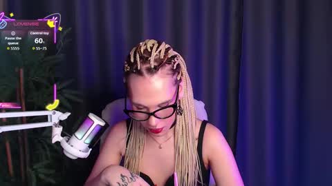 Cassie online show from December 3, 9:02 pm