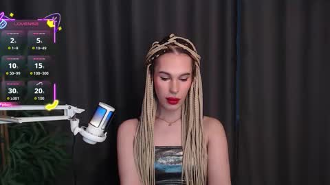 Cassie online show from December 19, 8:43 am