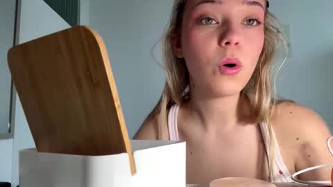 Olivia online show from March 9, 8:07 am