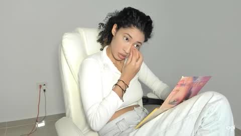 Snapshot of cassiophea_ chatting on September 28, 4:07 am Cami online show from September 28, 4:07 am