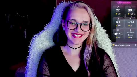 Snapshot of cassy_moore chatting on January 13, 7:10 pm Ellie online show from January 13, 7:10 pm