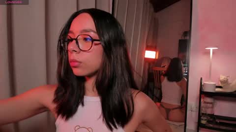 Snapshot of cat_loren chatting on May 19, 2:07 am Loren online show from May 19, 2:07 am