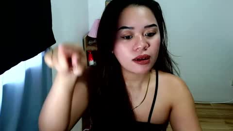 Snapshot of cat_woman143 chatting on June 2, 1:29 am cat_woman143 online show from June 2, 1:29 am