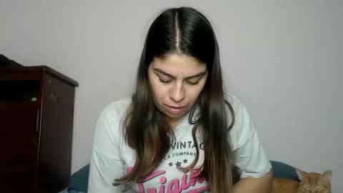Snapshot of cata_09 chatting on June 11, 12:32 am cata online show from June 11, 12:32 am