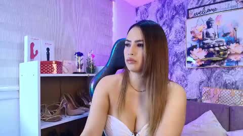 Snapshot of cata_alvarezz chatting on May 4, 7:10 pm catalina online show from May 4, 7:10 pm