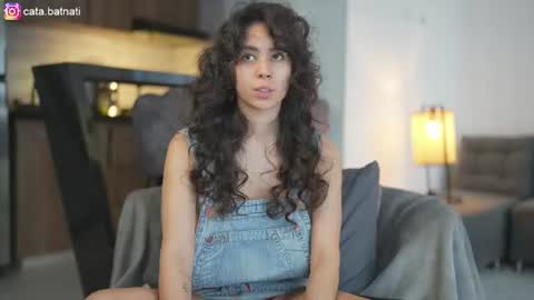 Snapshot of cata_batnati chatting on July 4, 2:23 pm Catalina online show from July 4, 2:23 pm