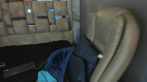 cata black online show from April 18, 7:07 pm