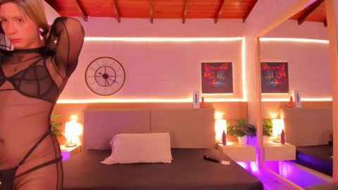 cata_johnss online show from October 4, 12:36 pm