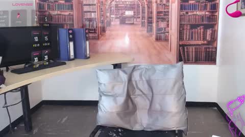 Queen Catalella online show from November 12, 3:51 am