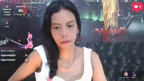 Snapshot of catalella_ar chatting on May 14, 3:46 am Queen Catalella online show from May 14, 3:46 am