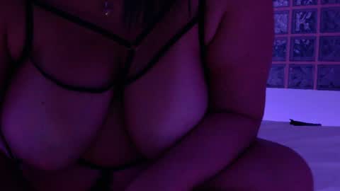 Snapshot of cataleya2026 chatting on May 15, 11:23 pm Luna Velvet online show from May 15, 11:23 pm