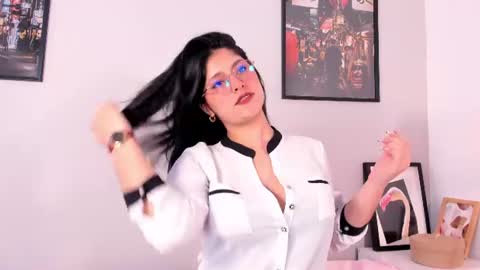 Snapshot of cataleya__a chatting on July 27, 4:25 pm Cataleya online show from July 27, 4:25 pm