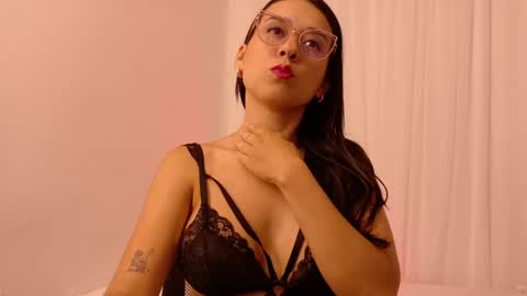 Snapshot of cataleya_rosse1996 chatting on May 11, 9:01 pm Cataleya online show from May 11, 9:01 pm