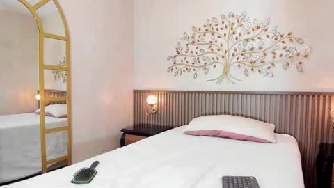 Cataleya  online show from October 8, 2:31 am