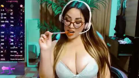 catalina3772516 online show from April 15, 12:28 am