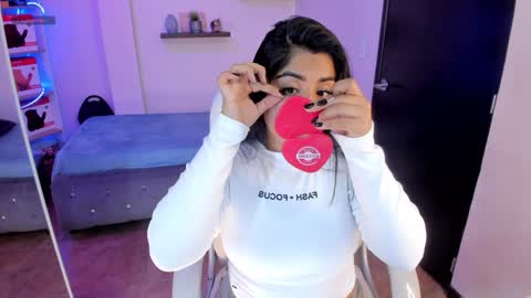 Snapshot of catalina_naughtyy chatting on December 13, 5:32 pm Catalina online show from December 13, 5:32 pm