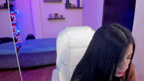 Snapshot of catalina_naughtyy chatting on December 14, 8:40 pm Catalina online show from December 14, 8:40 pm