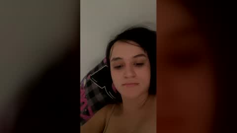 Snapshot of catalina_orozco_ chatting on May 18, 1:17 pm catalina_orozco_ online show from May 18, 1:17 pm