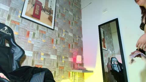 Catalina online show from February 1, 8:29 pm