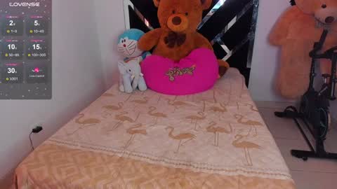 Catalina  online show from December 4, 2:20 am