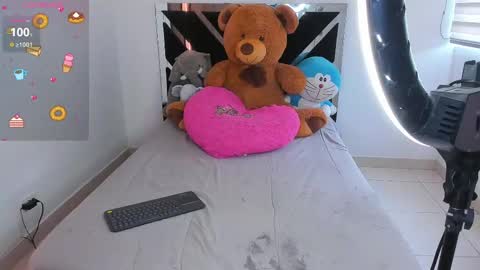 Catalina  online show from September 24, 10:13 pm