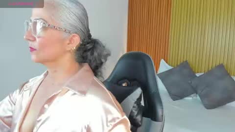 Snapshot of catalina_villan chatting on June 20, 6:33 pm C A T A L I N A online show from June 20, 6:33 pm