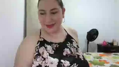 Snapshot of catalinamarpi45 chatting on February 21, 3:35 pm cataleya online show from February 21, 3:35 pm