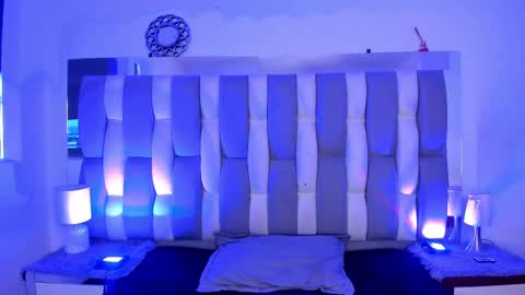 Cat  online show from December 2, 3:47 pm