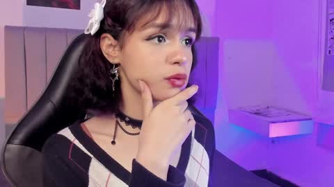 Cat  online show from January 3, 7:50 pm