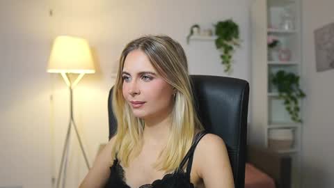 catecrago  online show from December 5, 9:18 am