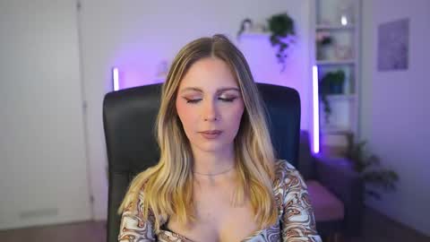 catecrago  online show from February 19, 8:54 am